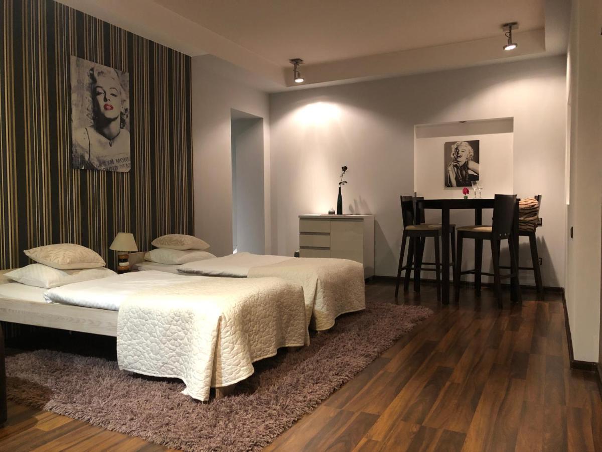 דירות ילנייה גורה Apartament Tipton מראה חיצוני תמונה