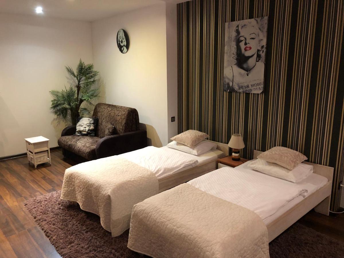 דירות ילנייה גורה Apartament Tipton מראה חיצוני תמונה